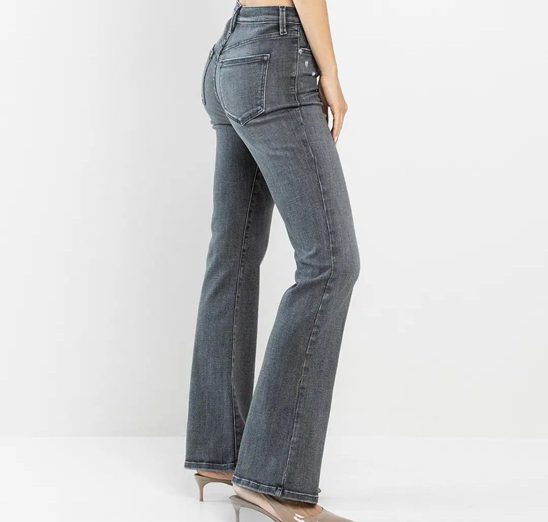 The Amy Jeans - Women's Collection - In Store & Online