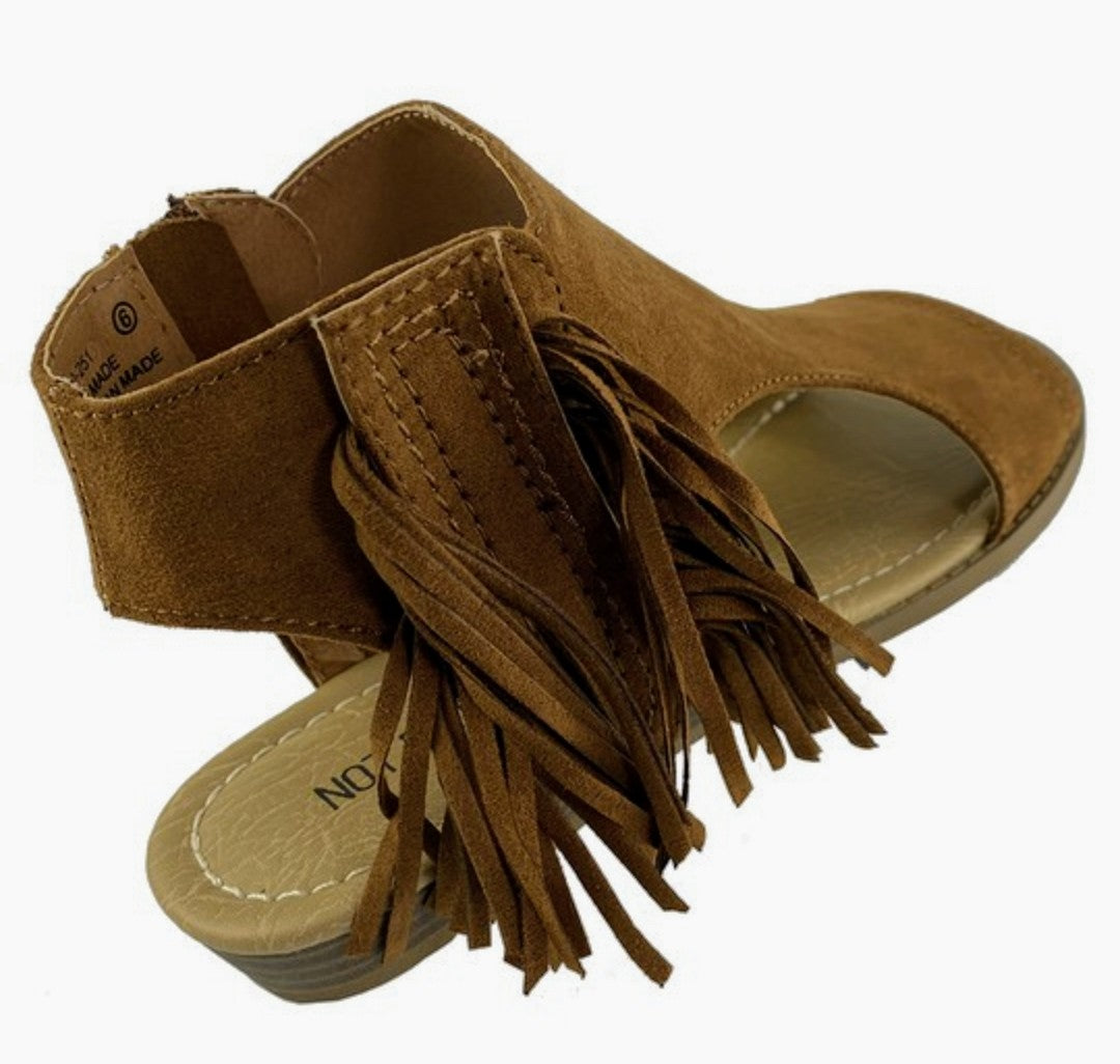 The Carey Sandal - Women's Accessories